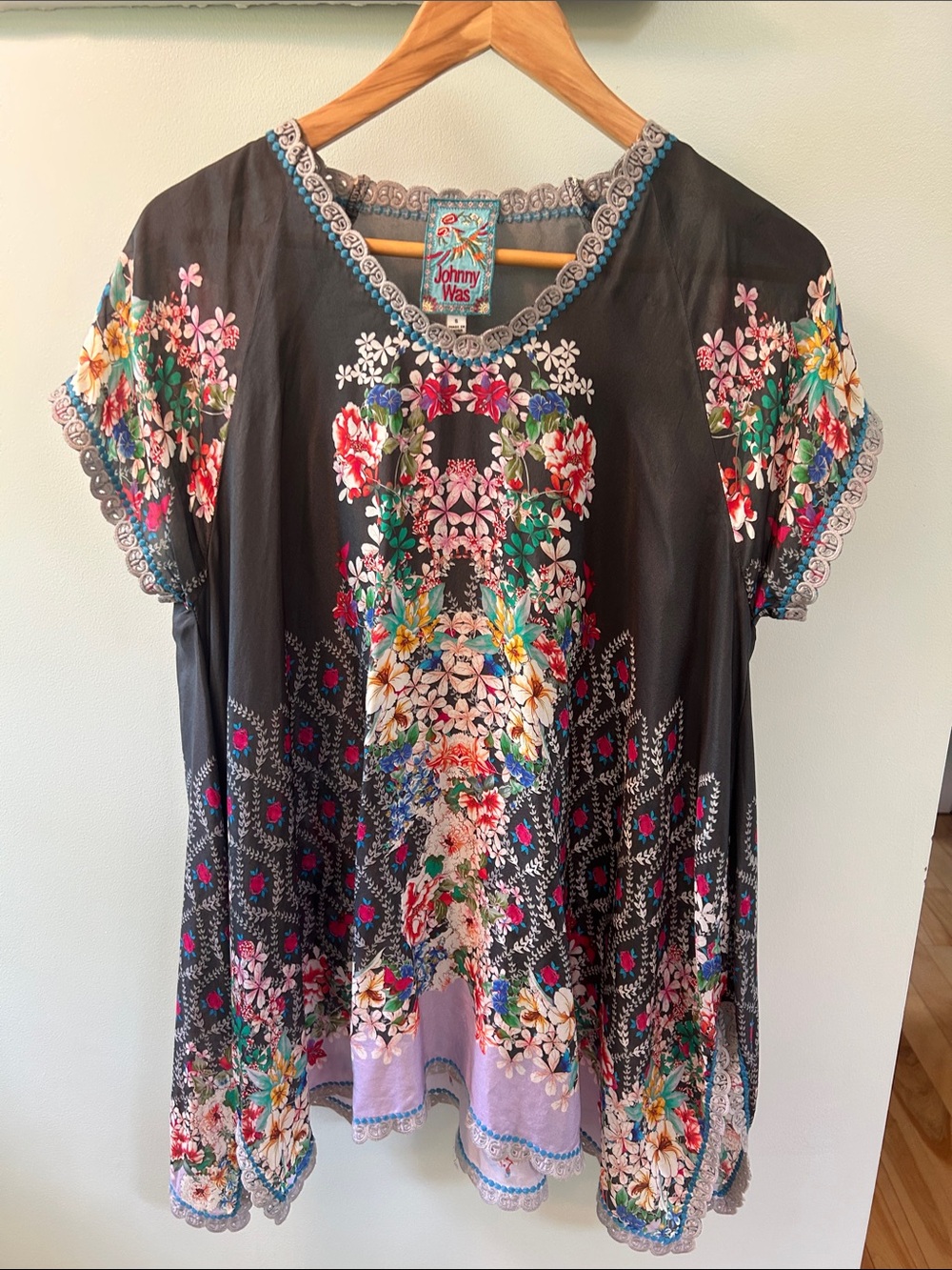 Johnny Was Black Floral Embroidered V-Neck Tunic with Multicolor Accents